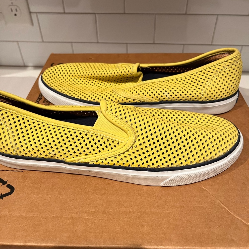 Sperry Slip Ons Women’s